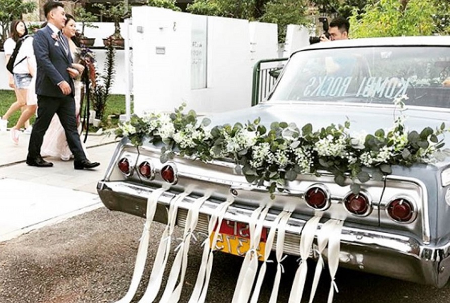 decorate the wedding car